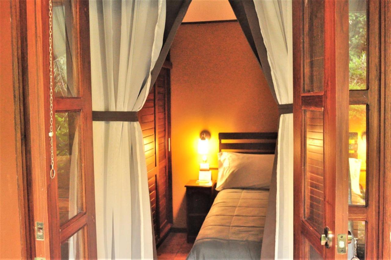 Hospedaje Amanecer Bed & Breakfast Turrialba Exterior photo