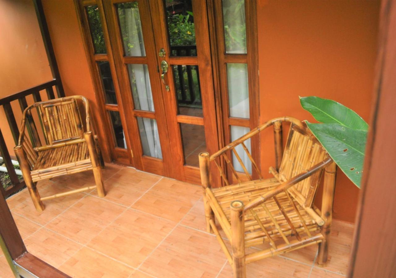 Hospedaje Amanecer Bed & Breakfast Turrialba Exterior photo